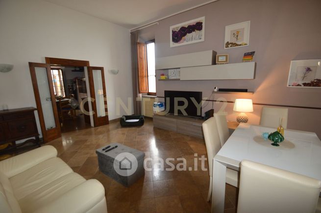 Casa bi/trifamiliare in residenziale in Via Pietro Micca 9