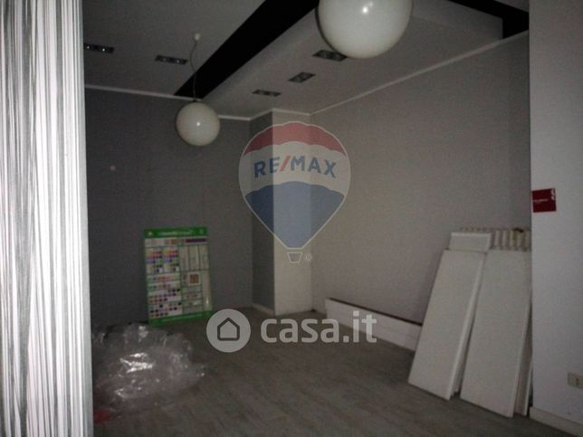 Garage/posto auto in residenziale in Via Archimede 100