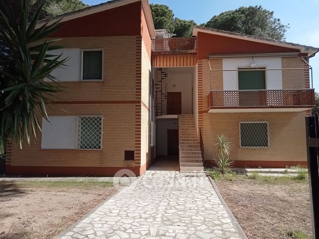 Villetta a schiera in residenziale in Via Pirgi 71