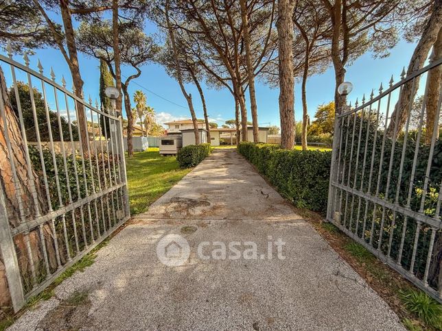 Terreno agricolo in commerciale in Via Cristoforo Colombo