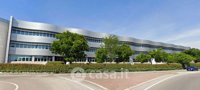 Ufficio in commerciale in 