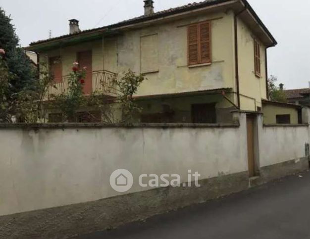 Casa bi/trifamiliare in residenziale in Via Mons Passerini 96