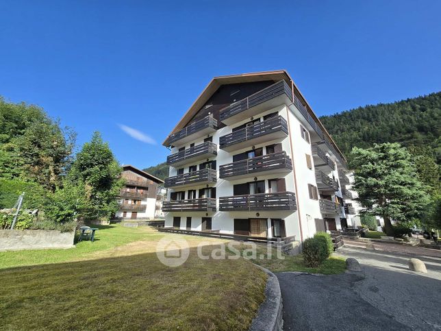 Appartamento in residenziale in Via Europa 107