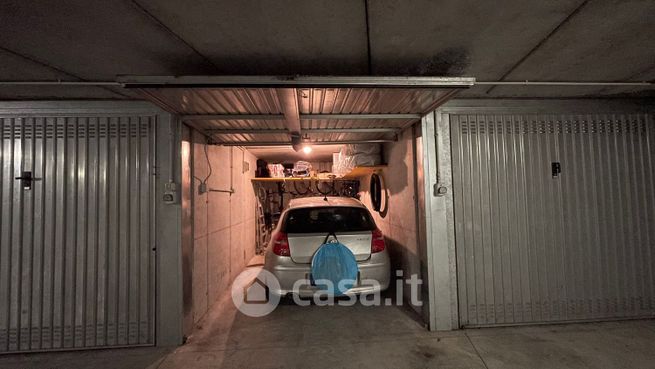 Garage/posto auto in residenziale in Via Carlo Combi