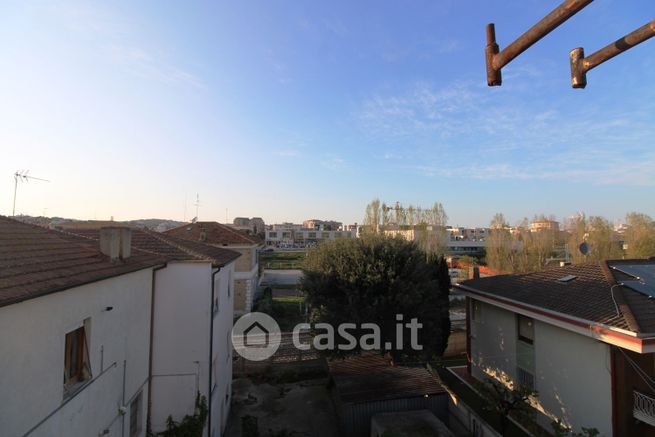 Appartamento in residenziale in Via GiosuÃ¨ Carducci 98