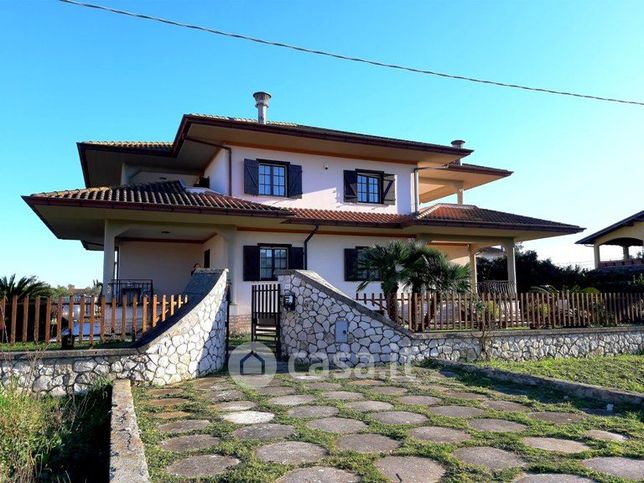 Villa in residenziale in Via Migliara 47