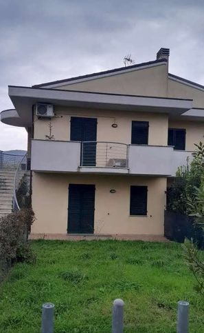 Appartamento in residenziale in Via Baiana