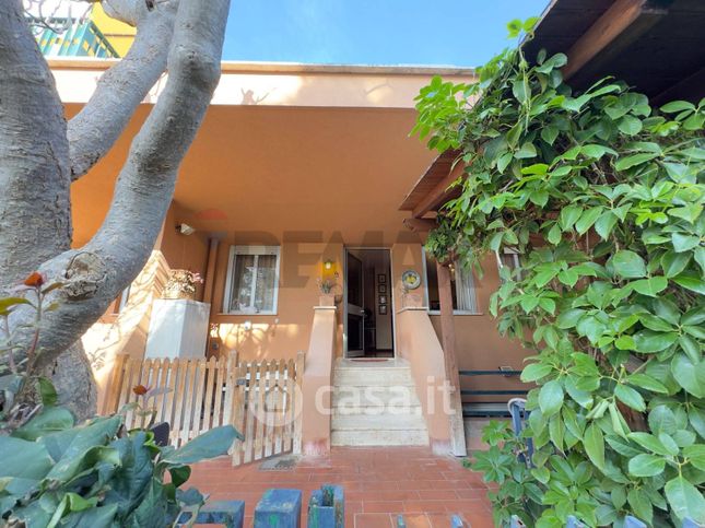 Appartamento in residenziale in Via Guli' Alba 8
