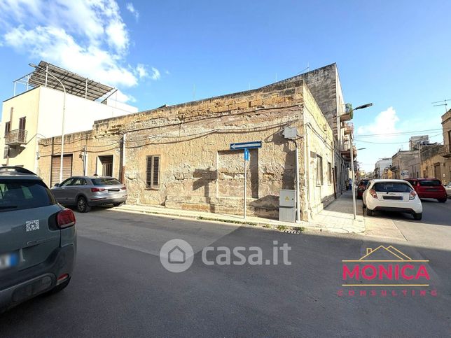Casa indipendente in residenziale in Via Erice 70