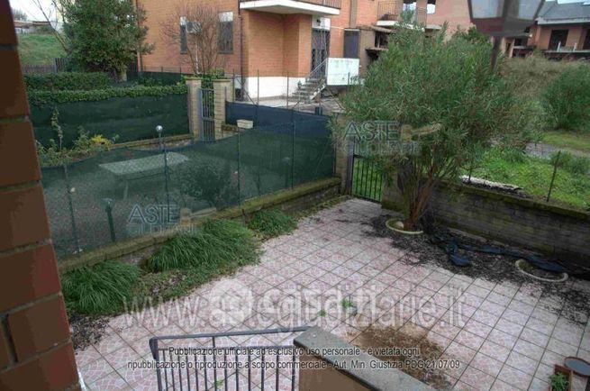 Villetta a schiera in residenziale in Via Felice Squitieri 52