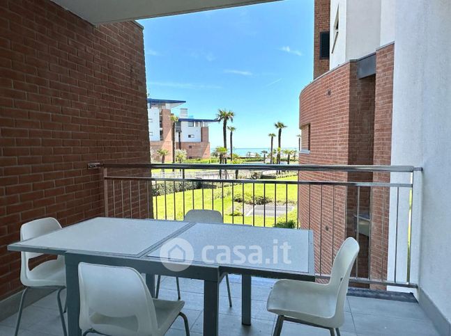 Appartamento in residenziale in Via Carmen Frova 1