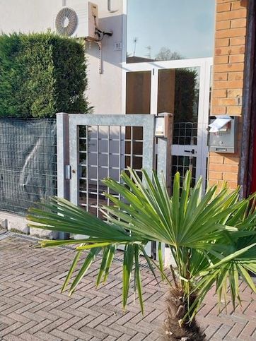 Ufficio in commerciale in 
