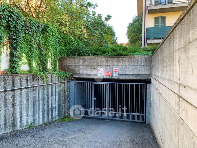 Box/posto auto in residenziale in Via Bartolomeo Spani