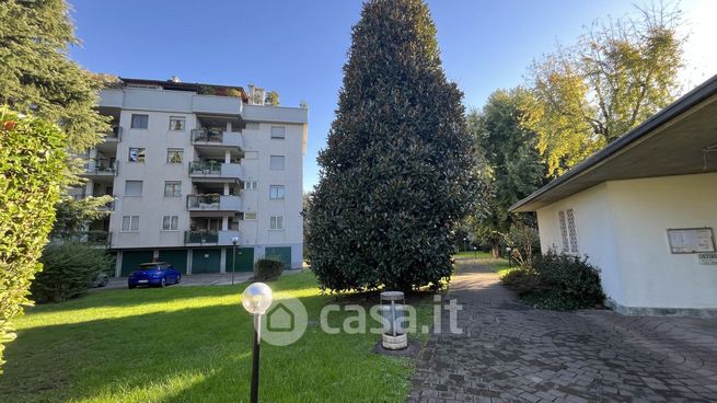 Box/posto auto in residenziale in Via Rodolfo Morandi
