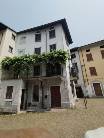 Casa indipendente in residenziale in Piazza Fiume 4