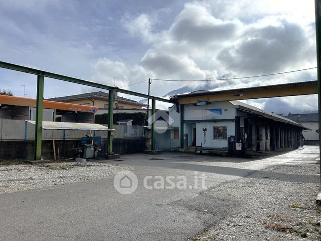 Capannone in commerciale in Via Dante Alighieri 27