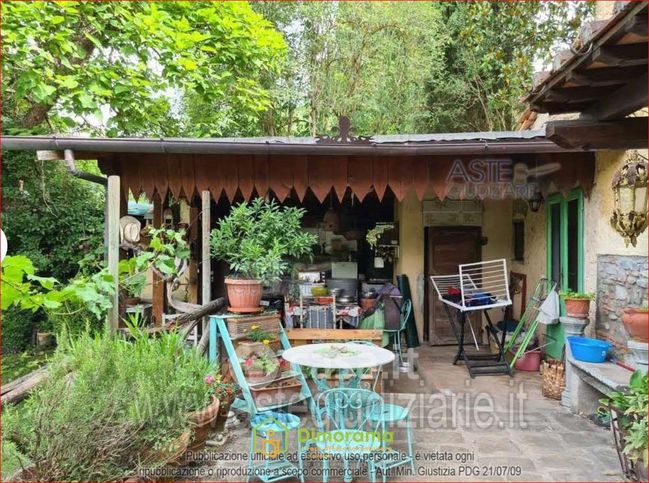 Casa indipendente in residenziale in Via del Prato 10
