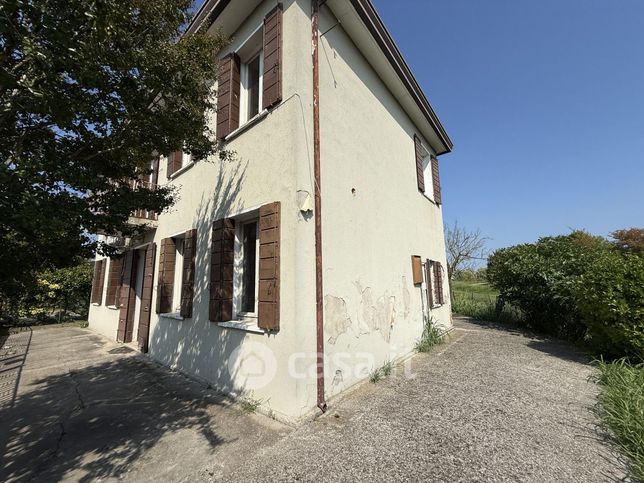 Casa indipendente in residenziale in