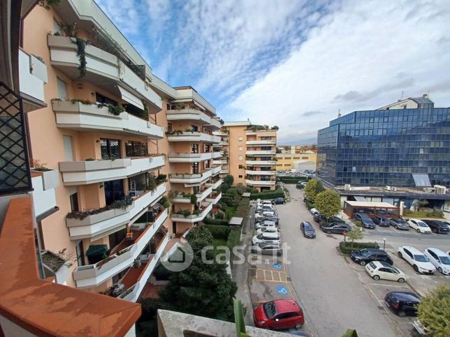 Appartamento in residenziale in Viale Montegrappa 280