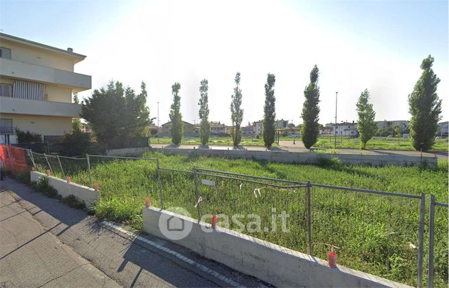 Terreno agricolo in commerciale in Via del Commercio