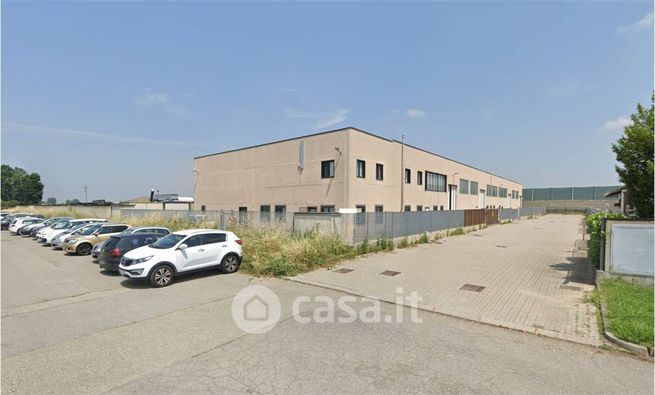 Capannone in commerciale in Via Angelo Fusari 47