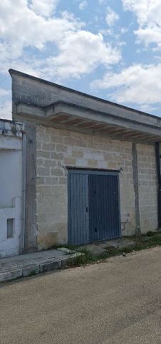 Box/posto auto in residenziale in Via Volturno 45