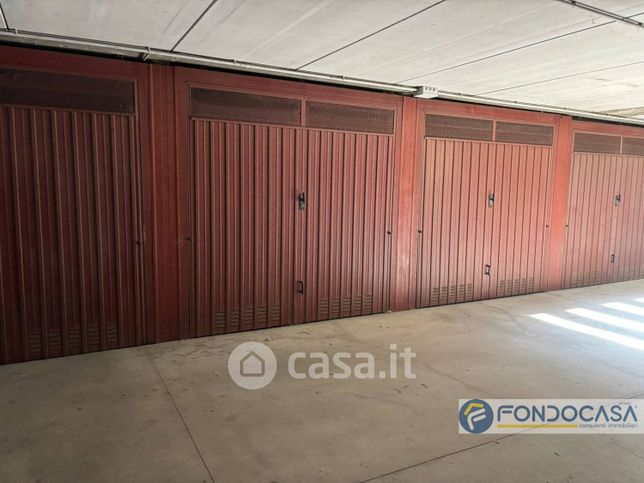 Box/posto auto in residenziale in Via Alessandro Volta