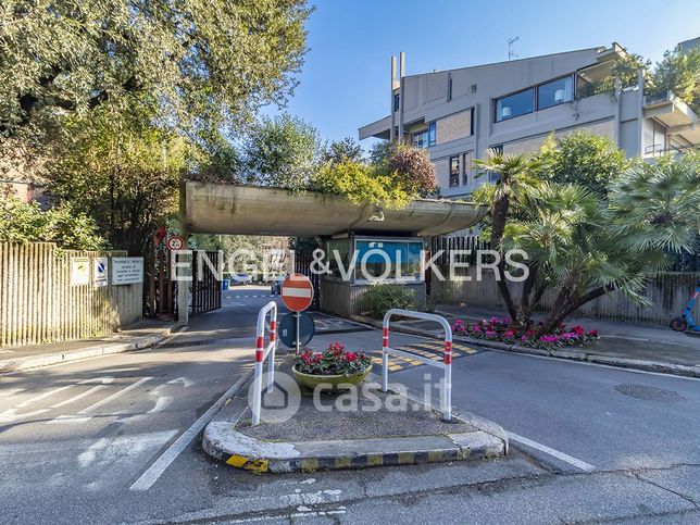 Appartamento in residenziale in Via della Farnesina