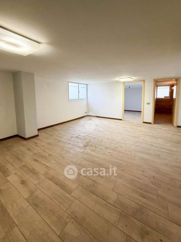 Ufficio in commerciale in Via Mazzini 12