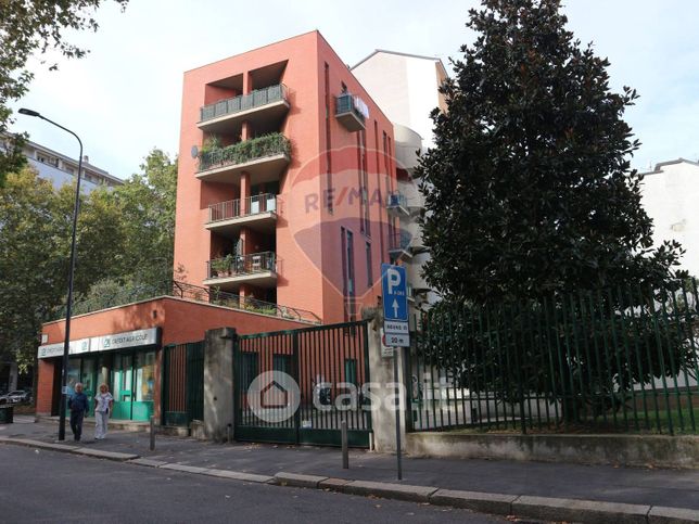 Box/posto auto in residenziale in Via Cenisio 30