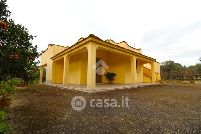 Villa in residenziale in Contrada Regina