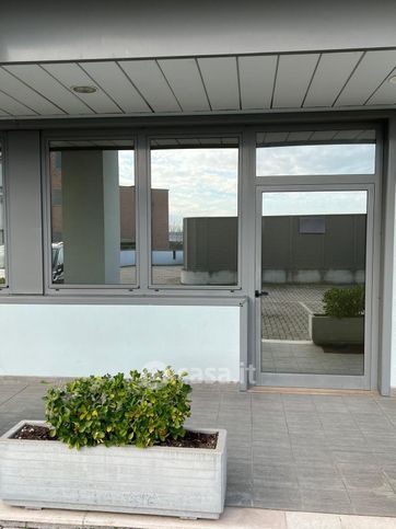 Ufficio in commerciale in Via Edelweiss Rodriguez Senior 13