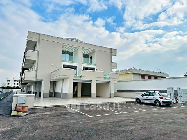 Box/posto auto in residenziale in Via Alfredo Nobel