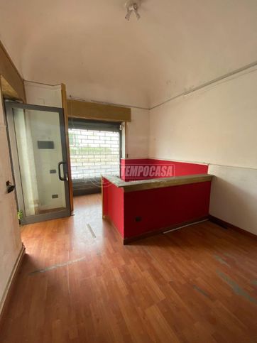 Capannone in commerciale in Via Adriatica 244
