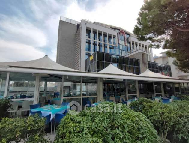 Ufficio in commerciale in Viale Trieste