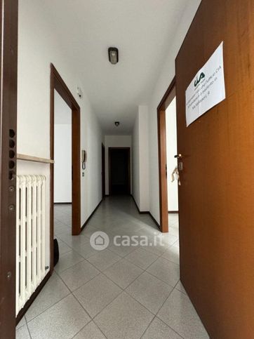 Ufficio in commerciale in 