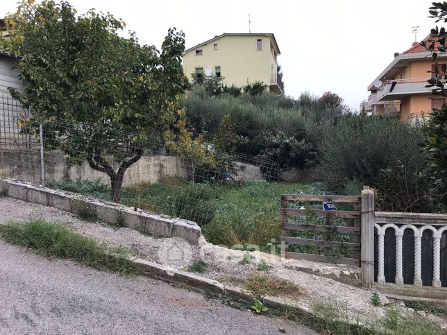 Terreno agricolo in commerciale in Via Montenero