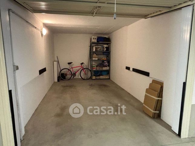 Box/posto auto in residenziale in Via Martiri Delle Foibe 1