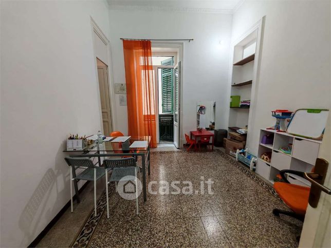 Casa bi/trifamiliare in residenziale in 