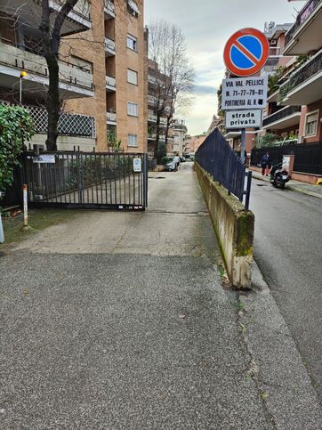 Box/posto auto in residenziale in Via Val Pellice