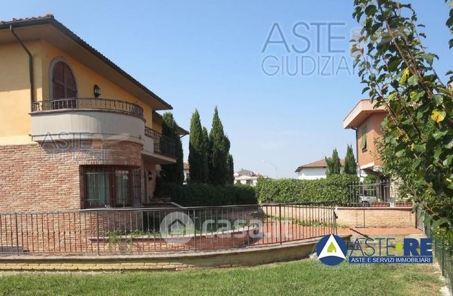 Villa in residenziale in 