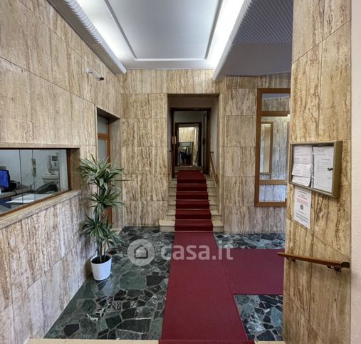 Ufficio in commerciale in Via Emilio Morosini 12