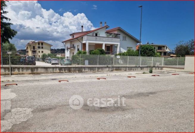 Garage/posto auto in residenziale in Viale Abruzzi 47