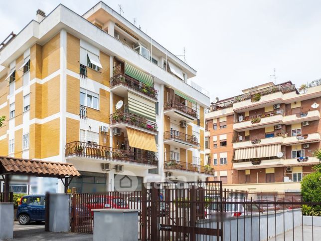 Garage/posto auto in residenziale in Via Monte Bianco