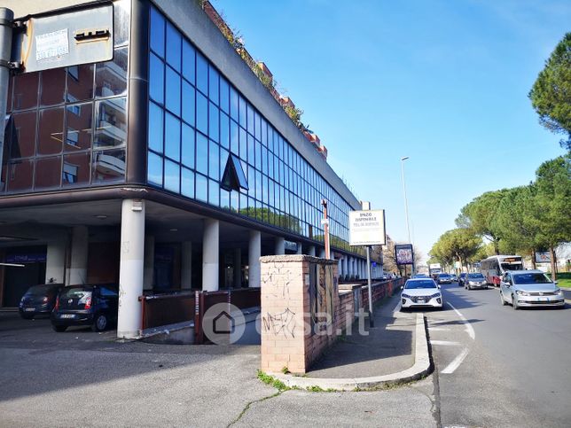 Box/posto auto in residenziale in Viale Palmiro Togliatti 1551