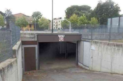 Garage/posto auto in residenziale in Via A. De Gasperi