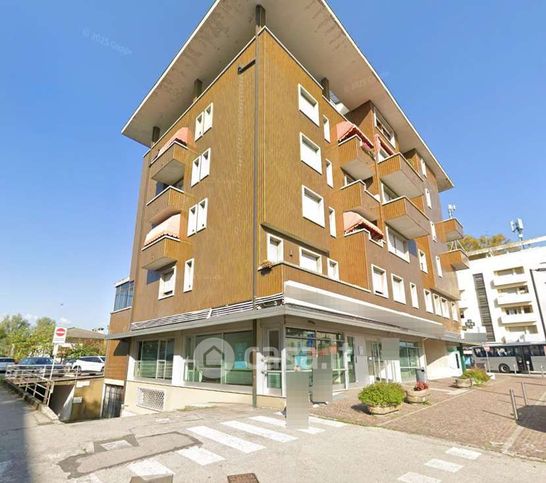 Ufficio in commerciale in Via San Giuliano