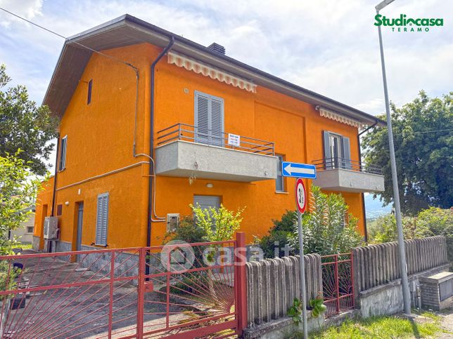 Casa indipendente in residenziale in Contrada Cerquone