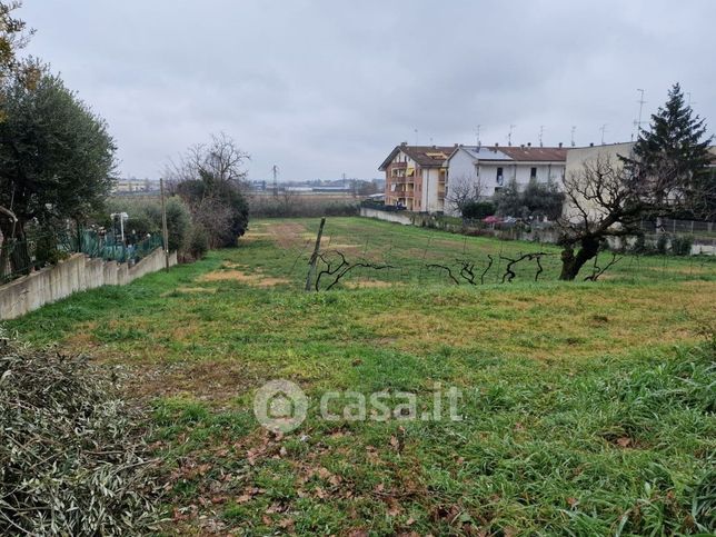 Terreno agricolo in commerciale in Via Cavadoli