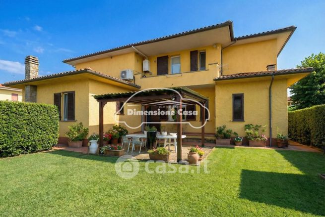 Villa in residenziale in Via Colombini 7